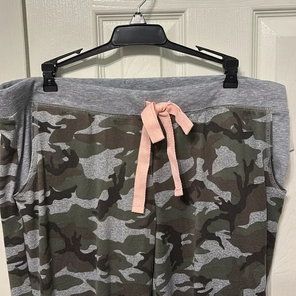 Jenni Intimates Camo Pajama Pants - Picture 2 of 10